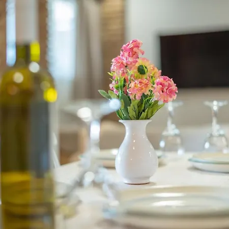 Apartament Camara *