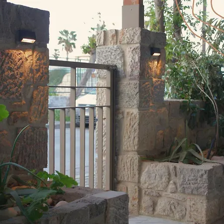 Camara Apartment